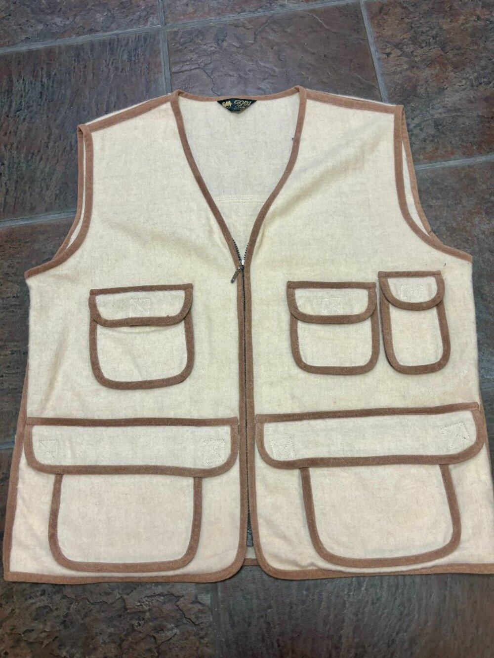 ~~GOBI Genuine Camel Hair Large Utility Vest Full Zip Closure Pockets Mongolia..